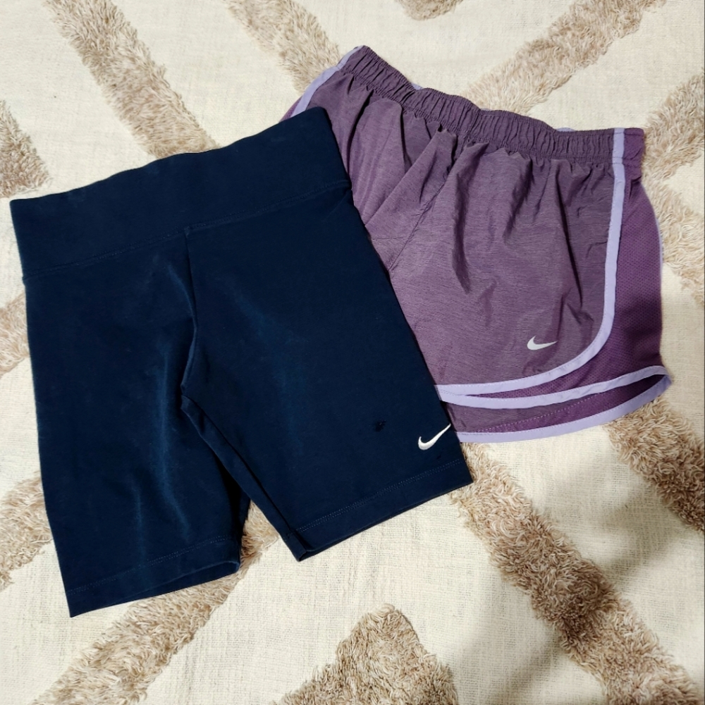 Nike shorts size M lot